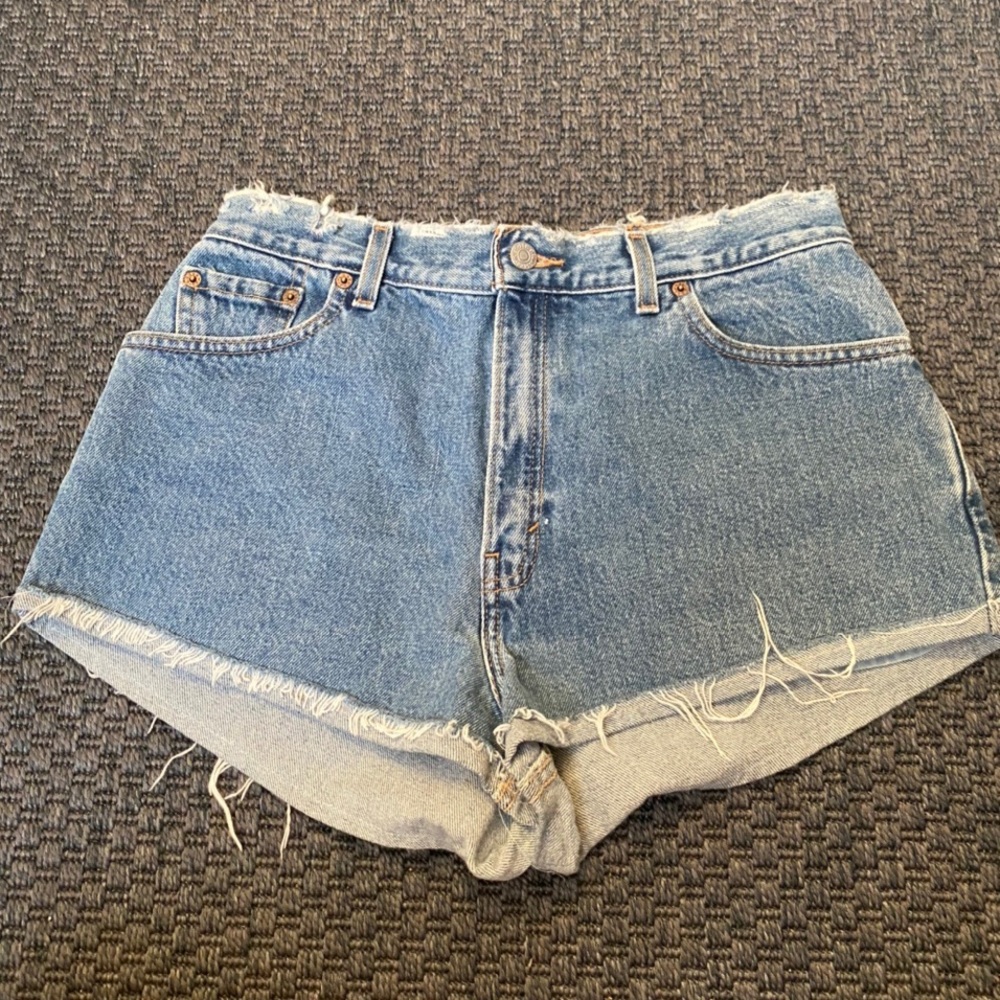 Levi Cutoff Shorts